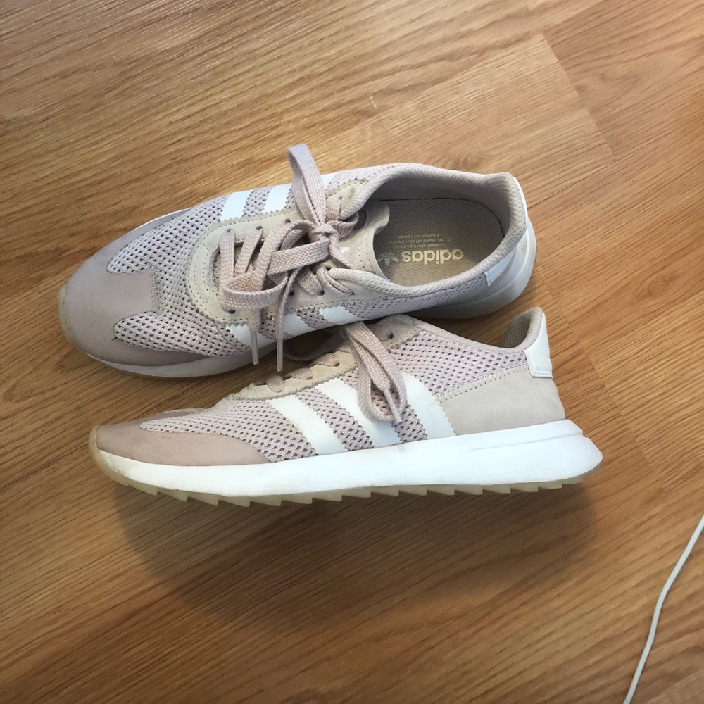 Adidas Swift run sneakers